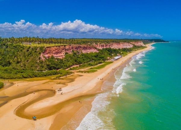 Vista aérea da Praia de Arraial D'Ajuda